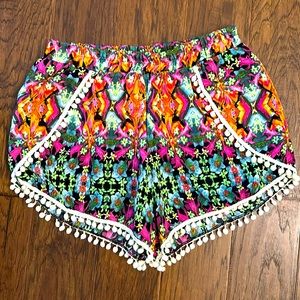 Women’s pompom shorts size XL